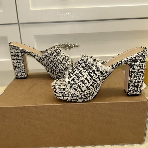 JUSTFAB Heather Throwback Platform Sandal - Picture 11 of 14